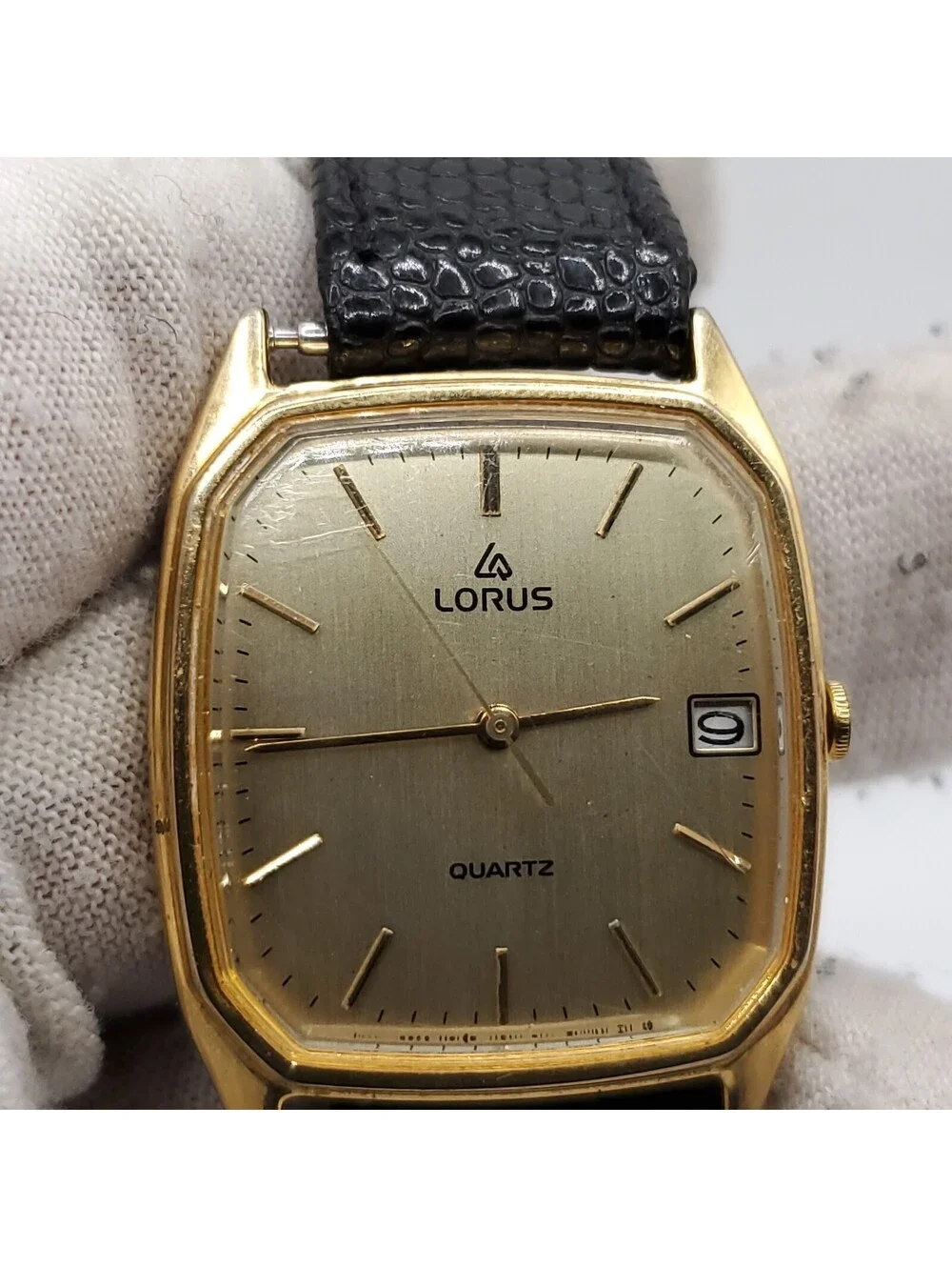 Lorus Watch Women New Battery Gold Tone Date Dial Black Leather Band 23mm READ